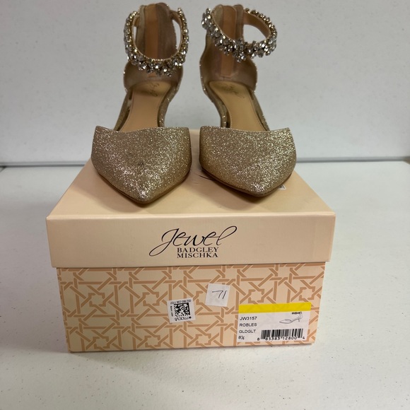 Jewel Badgley Mischka Women's Robles Evening Pumps - Picture 6 of 6
